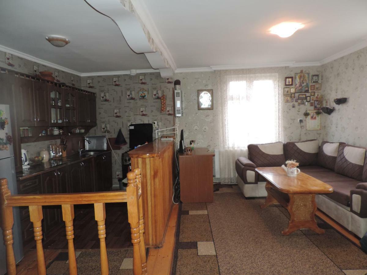 Host Family Hotel Akhaltsikhe  Bagian luar foto