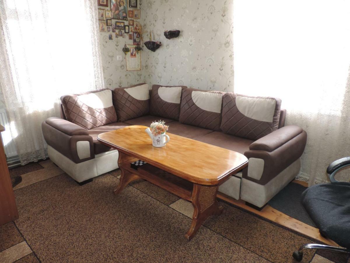 Host Family Hotel Akhaltsikhe  Bagian luar foto